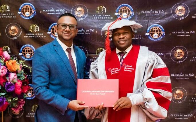 Tinashe Manzungu receiving his honorary doctorate